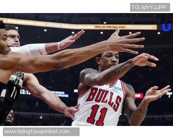 里德第二节火力全开21投11中三分命中率五成砍下28分助力全队表现出色 里德第二节火力全开21投11中三分命中率五成砍下28分助力全队表现出色